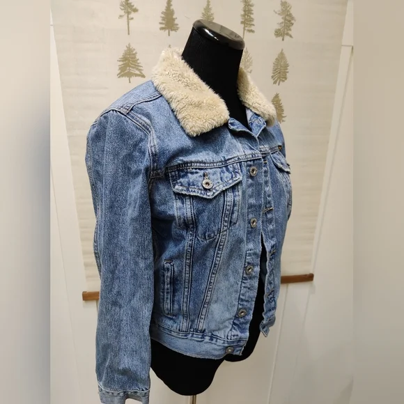 Lucky Brand, Jackets & Coats, Lucky Brand Tom Boy Trucker Jean Jacket  Medium